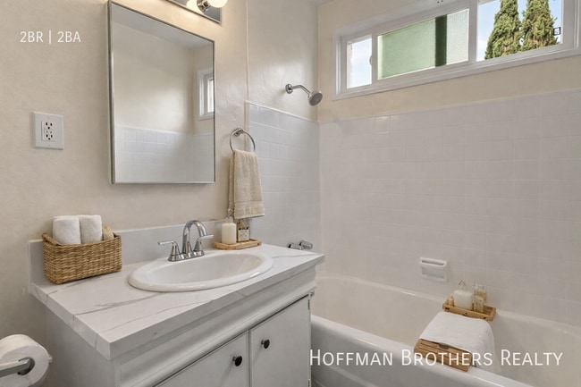 Building Photo - 5326 Radford Ave