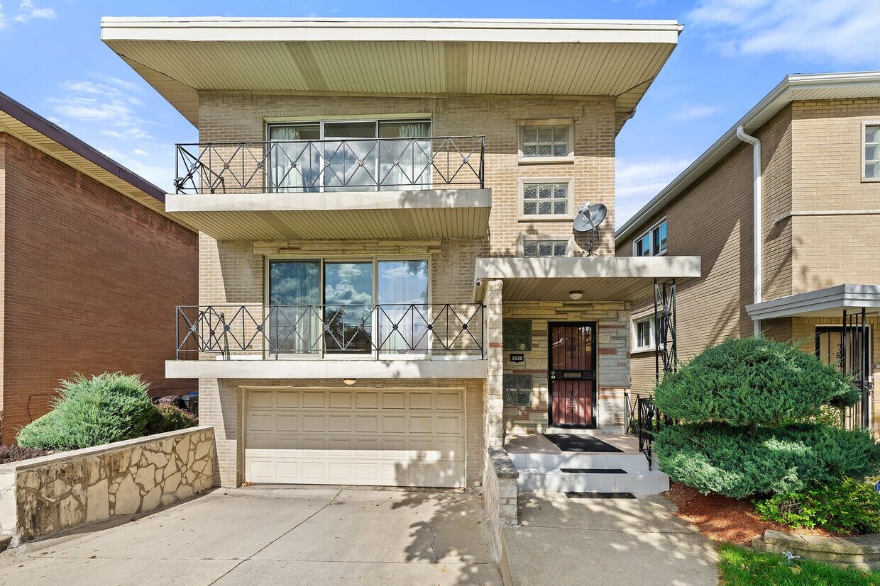 Foto principal - 1630 E 92nd Pl