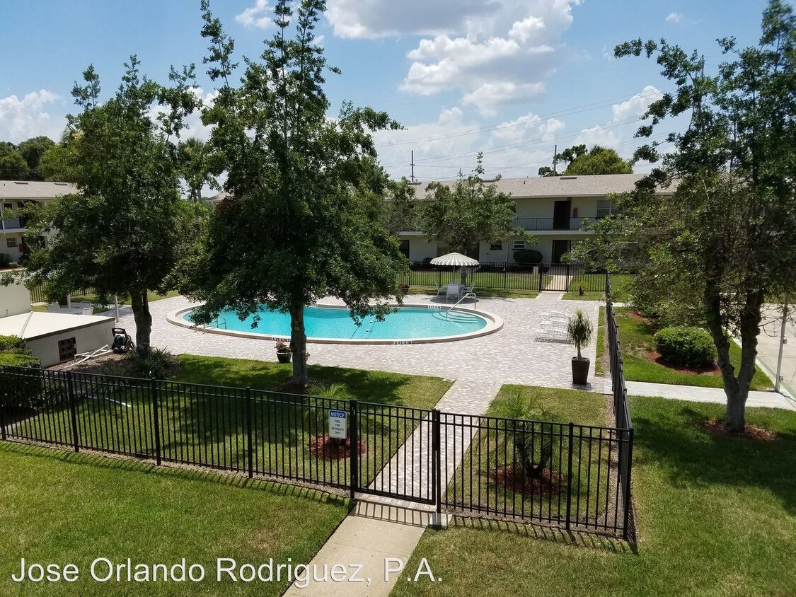 5505 Hernandes Dr Unit 142, Orlando, FL 32808 Condo for Rent in