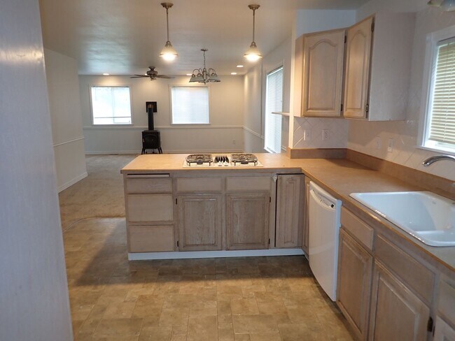 Building Photo - Beautiful 3 bedroom home Enumclaw
