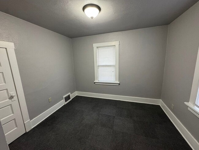 Building Photo - House available