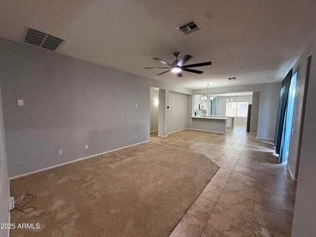 Foto del edificio - 885 E Cherry Hills Dr
