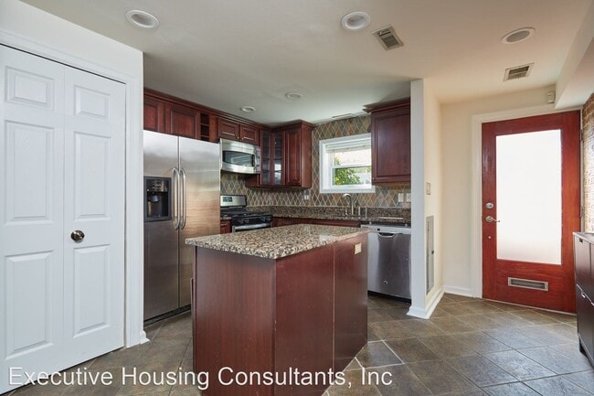 Building Photo - 3 br, 2 bath House - 1709 Seaton St, NW