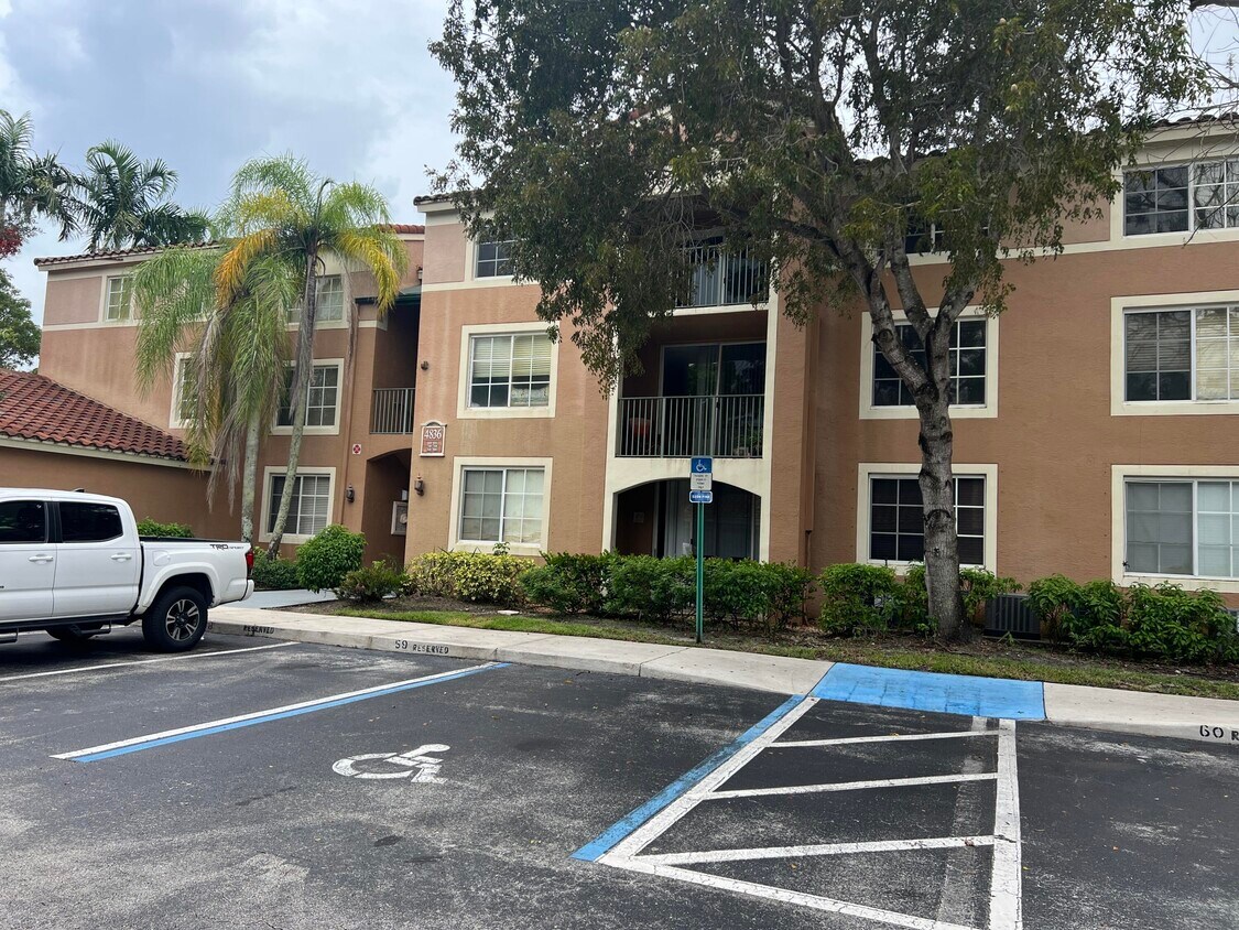 4836 N State Rd 7 Unit 5105, Coconut Creek, FL 33073 Condo for Rent