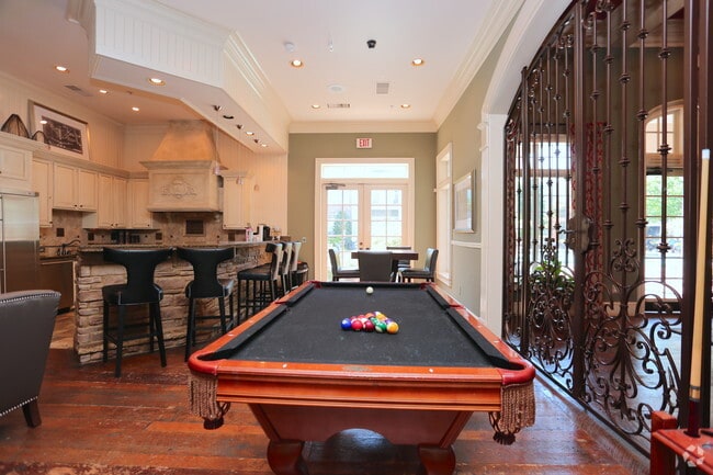 Interior Photo - Verdant Peachtree Creek