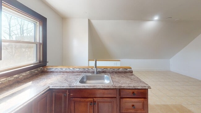 Building Photo - 45 Henry Ave