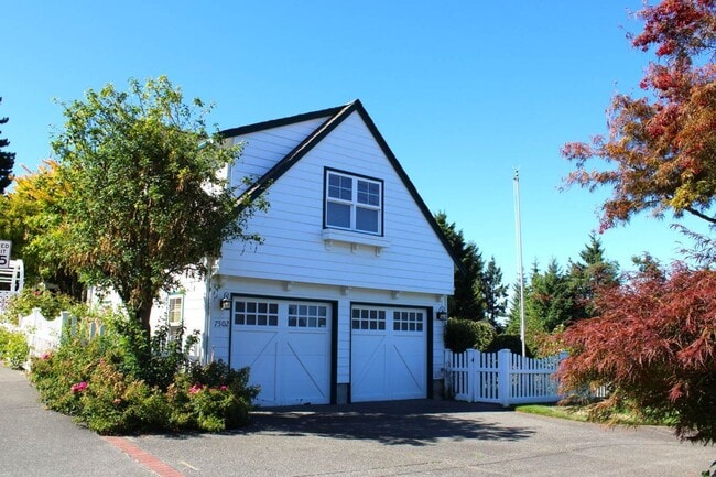 Foto del edificio - Experience Downtown Gig Harbor living in t...