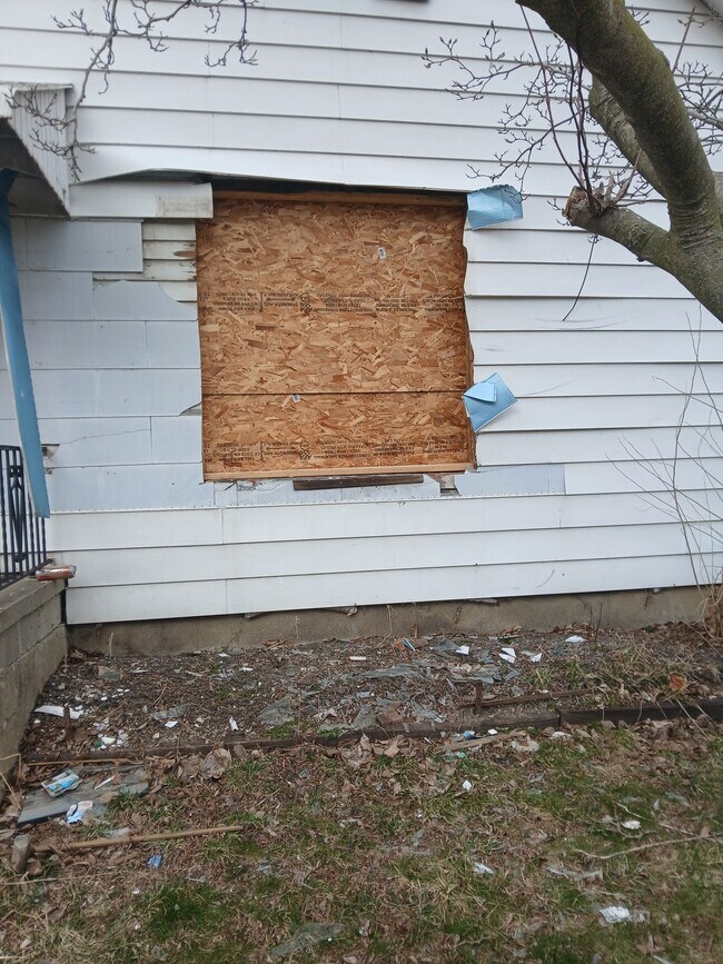 Foto del edificio - 912 Waldman Ave
