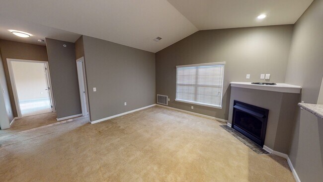 Foto del edificio - Second Floor Rear View 3 Bedroom in a Gated Community!