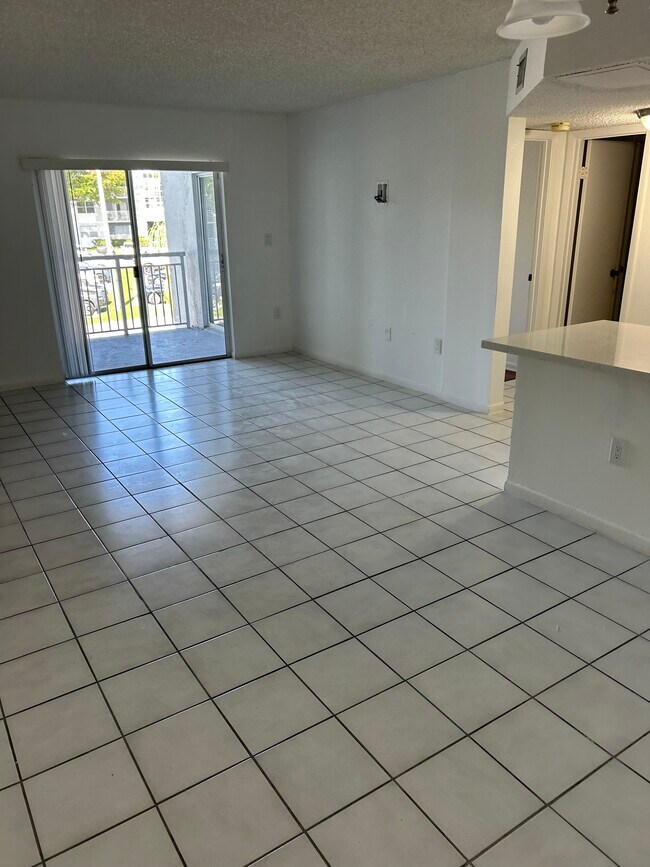 Foto del edificio - 8600 SW 212th St
