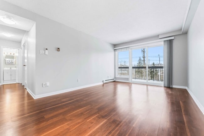 Photo du bâtiment - 158 McArthur Ave.