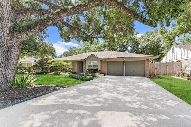 Foto del edificio - 5719 Willowbend Blvd