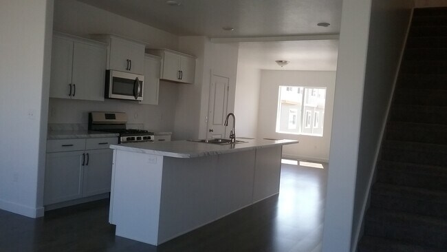 LivingRoom, Kitchen, DiningRoom - 617 W 1430 S