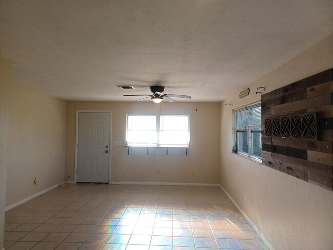Foto del edificio - 2502-2504 SW 7th Place