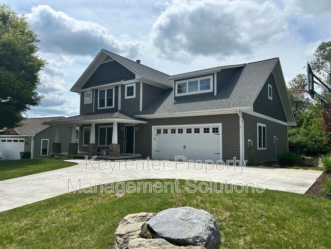 Building Photo - 2440 Belvue Rd
