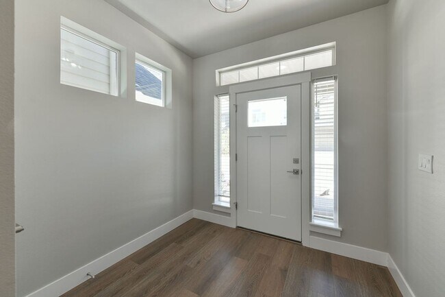 Building Photo - 9402 SW Eunice Ln