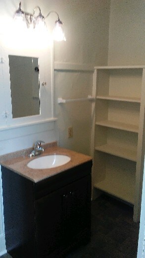 Building Photo - Apartment For Rent