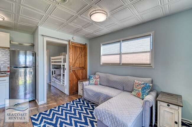 Building Photo - FULL FURNISHED OFF-SEASON RENTAL AVAILABLE...