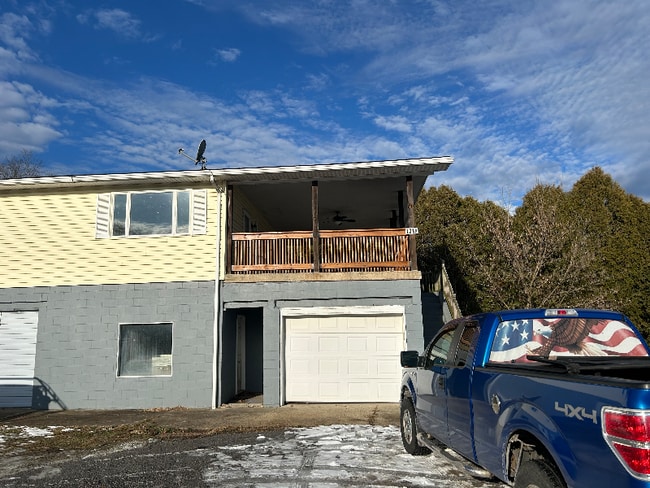 Building Photo - 131 Hufnagel Dr