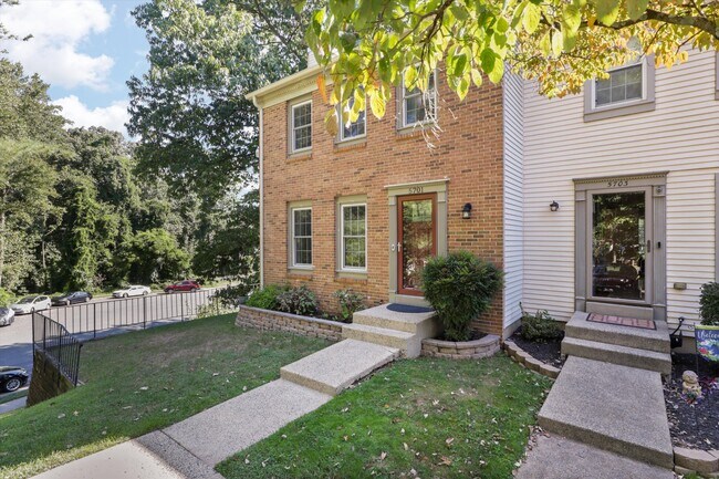 Building Photo - 5701 Edgewater Oak Ct