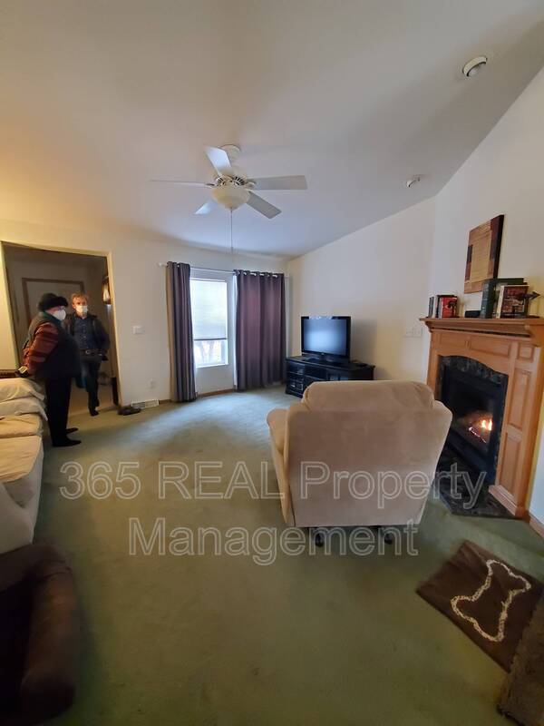 Photo - 644 School House Dr