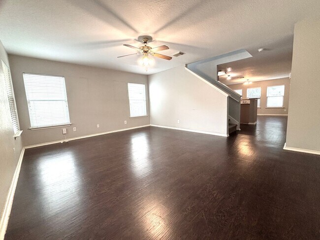 Building Photo - Beautiful 3 Bedroom Home with Loft | 2.5 B...