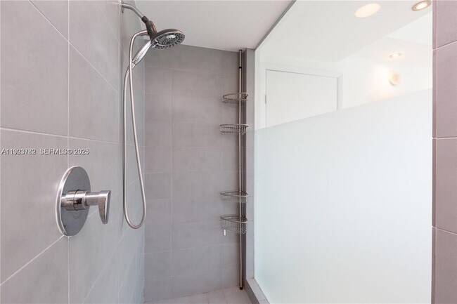 Foto del edificio - 92 SW 3rd St