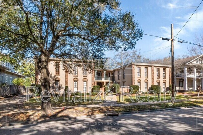 Building Photo - 1504 Dauphin St