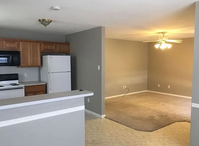 Building Photo - 1742 Rock Hollow Loop