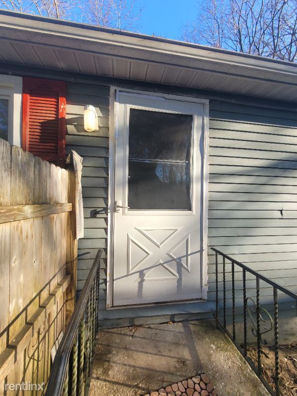 Building Photo - 3 br, 1 bath House - 45 Walnut St