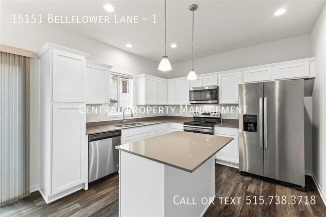 Foto del edificio - 15151 Bellflower Ln
