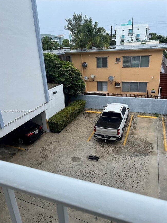 Foto del edificio - 7705 Abbott Ave