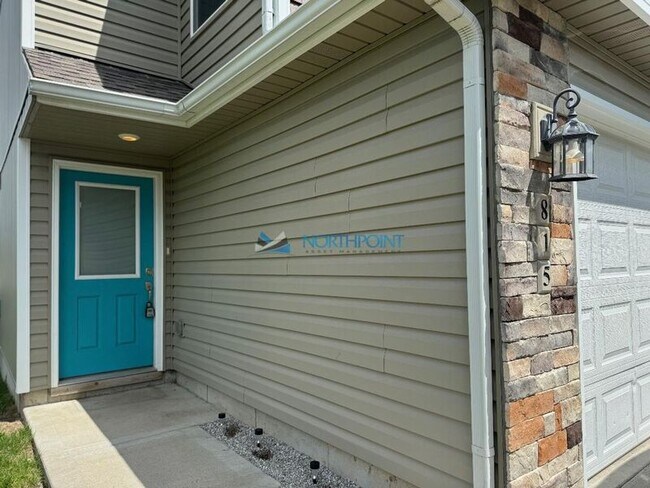 Building Photo - 815 Raven Court
