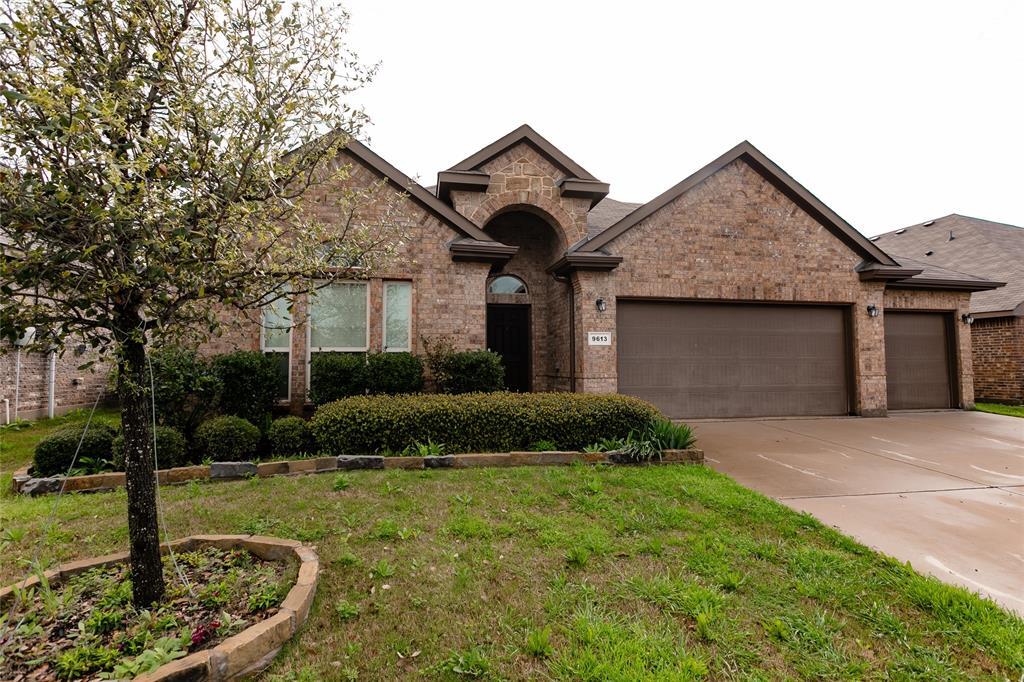 Building Photo - 9613 Cypress Lake Dr