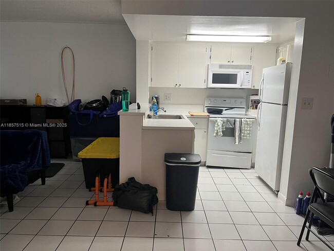 Foto del edificio - 8615 NW 5th Terrace