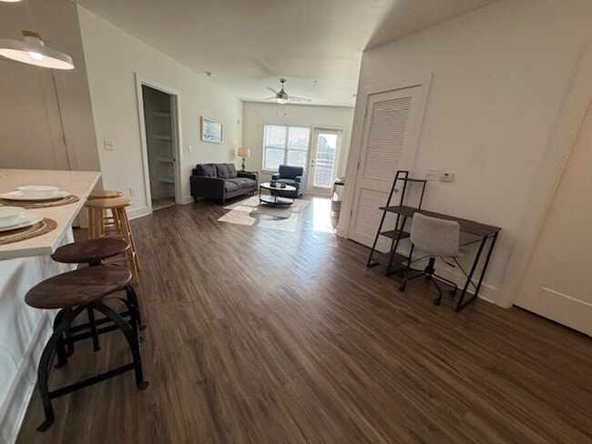 Foto del edificio - 1404 Lincoln Trace Cir