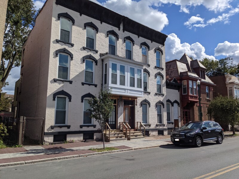 520 2nd Ave Unit Apt 1, Troy, NY 12182 Room for Rent in Troy, NY