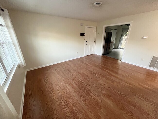 Foto del edificio - 25A Pine Ln