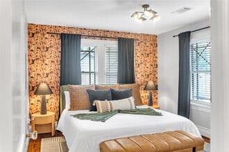 Building Photo - 725 Peddie St