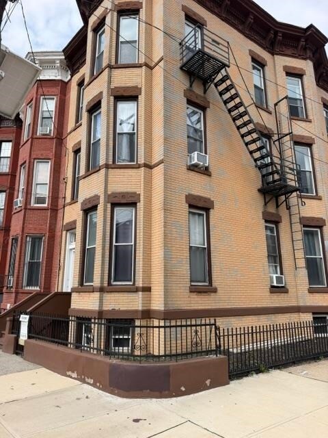 Building Photo - 125 Palisade Ave
