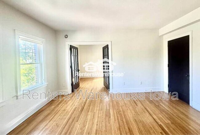 Building Photo - 2305 Grand Ave