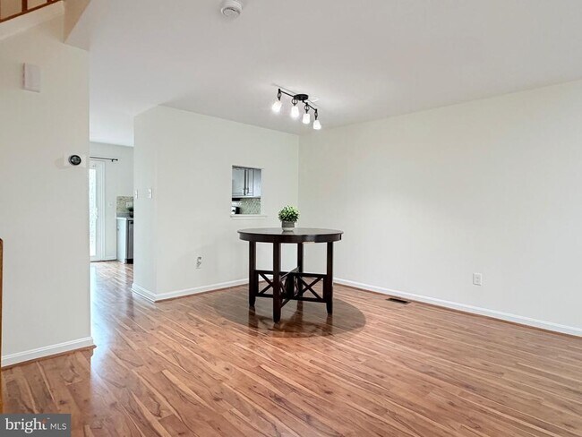 Foto del edificio - 9609 Clocktower Ln