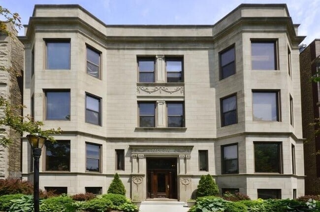 Building Photo - 4011 N Kenmore Ave