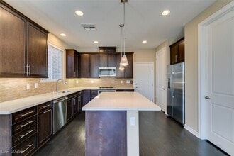 Building Photo - 1441 Brushback Ave