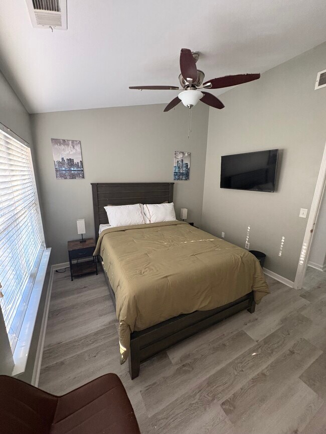 Foto del edificio - 1269 Liberty Pky NW