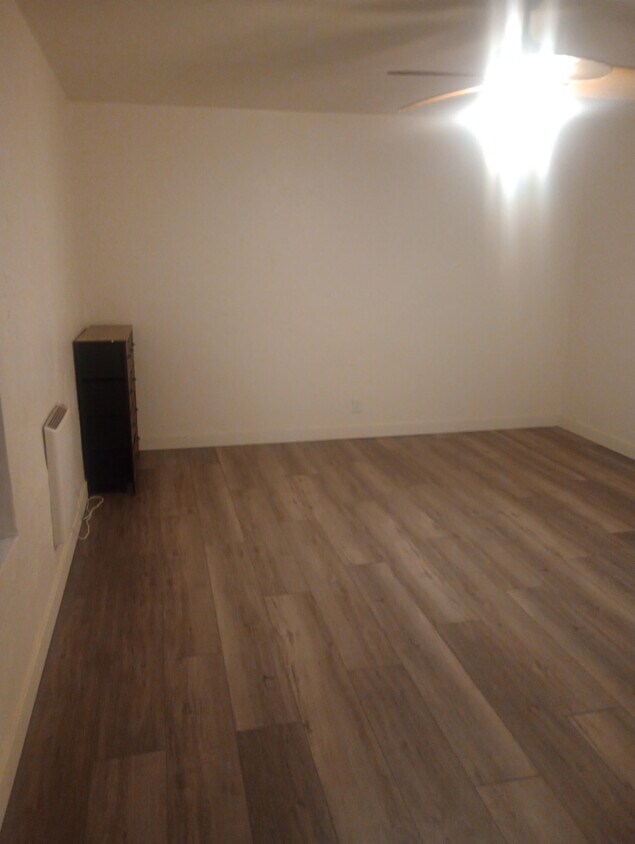 Foto del edificio - 110 N 300 E