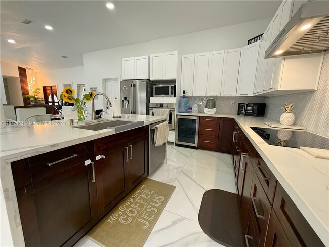 Building Photo - 14550 SW 166th Ter