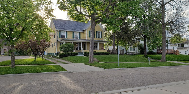 Primary Photo - 307 N CHESTNUT ST