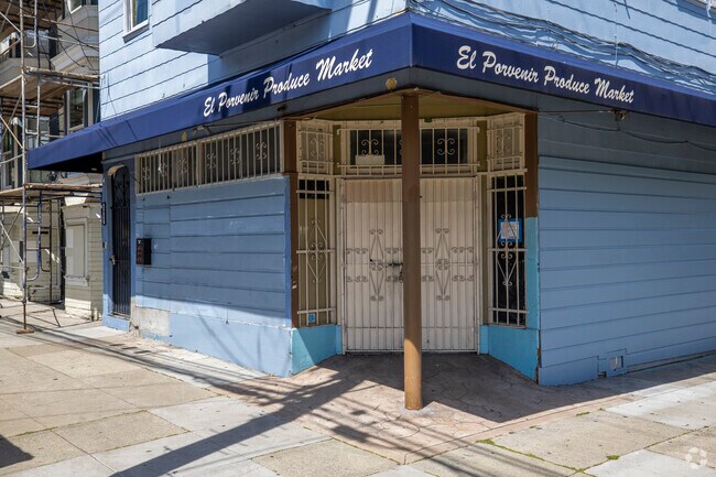 Entrance - 2950 21st St