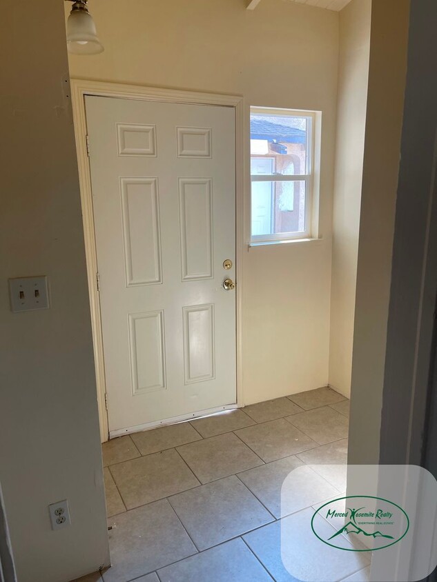 Primary Photo - 406 W 20th St